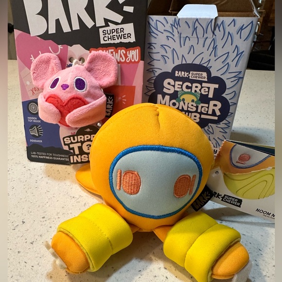 NWT Large and Small Super Chewer Rip and Reveal Toys - Picture 1 of 13